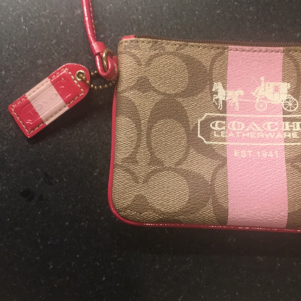 Coach wristlet with box - Picture 2 of 4